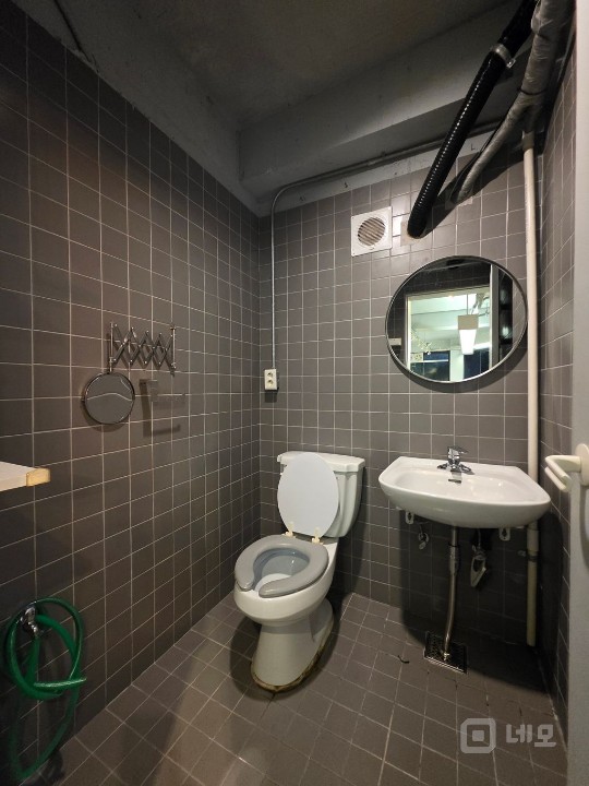 인테리어되어있는 무권리 상가. 교습소.카페.뷰티업종 추천 매물의 4번째 사진