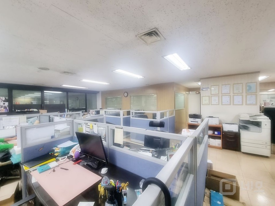  홍대 성산동사거리 대로변 가시성.가성비 아주좋은 독립단층 대형사무실!! 매물의 8번째 사진