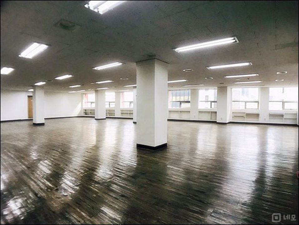 ●종각역 도보 4분 이내 위치! 내부 깔끔하며 접근성 우수합니다.● 매물의 5번째 사진