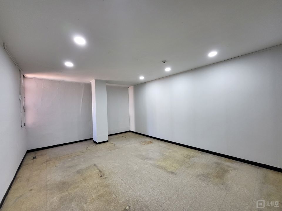 신설동역입구 횡단보앞 3층 깨끗하고 저렴한 사무실 매물의 4번째 사진
