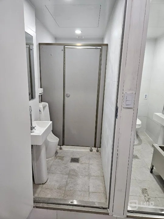 동대문구 전철역 1분거리 대로변 상가 사무실 임대 매물의 8번째 사진