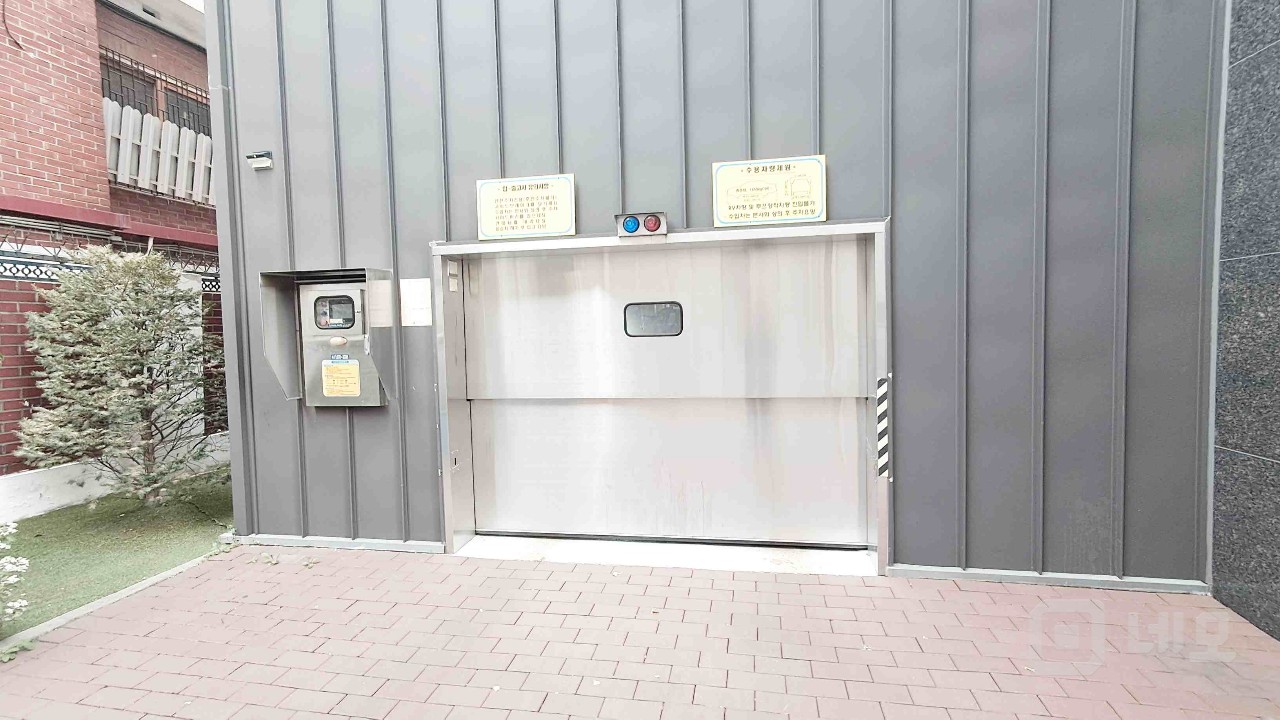 🏙️ [홍대·합정 신축건물] — 세련된 인테리어 & 즉시 입주 가능! 매물의 9번째 사진