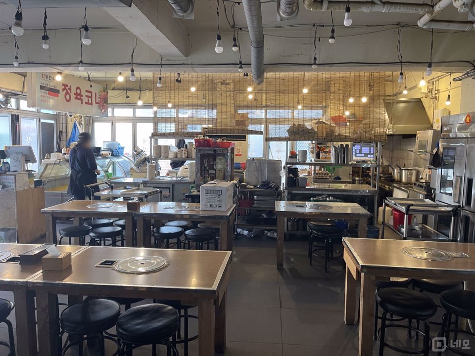 양재동 오피스 상권, 개방감 훌륭한 정육식당 매물의 3번째 사진