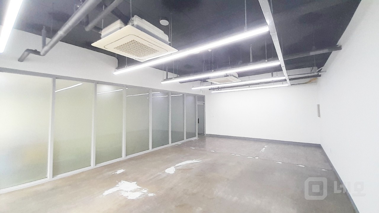 🏢 [신수동 2층] 신축급 근생상가✨ 엘리베이터·주차 완비! 매물의 7번째 사진