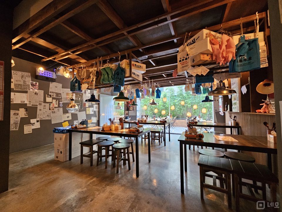 테라스 있는 역삼동 강남역 부근 번화가에 위치한 1층 해산물전문점 매물의 1번째 사진