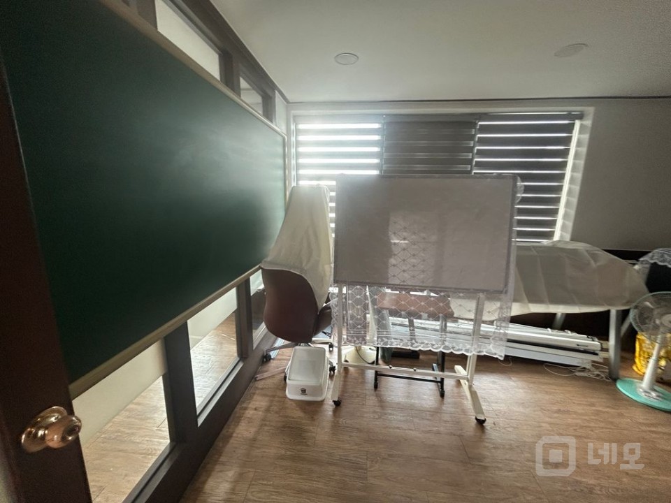 초역세권과 테라스가 있는 깔끔한 건물 6층 매물의 6번째 사진