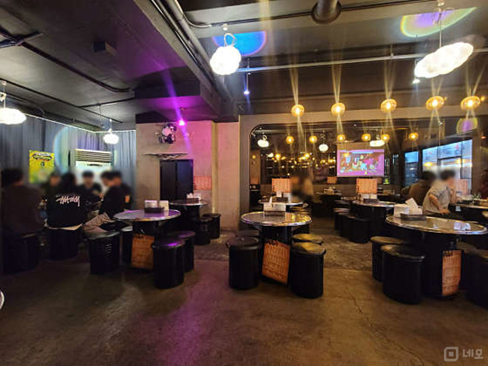 동선동 번화가에 위치한 정육 식당 매물의 3번째 사진