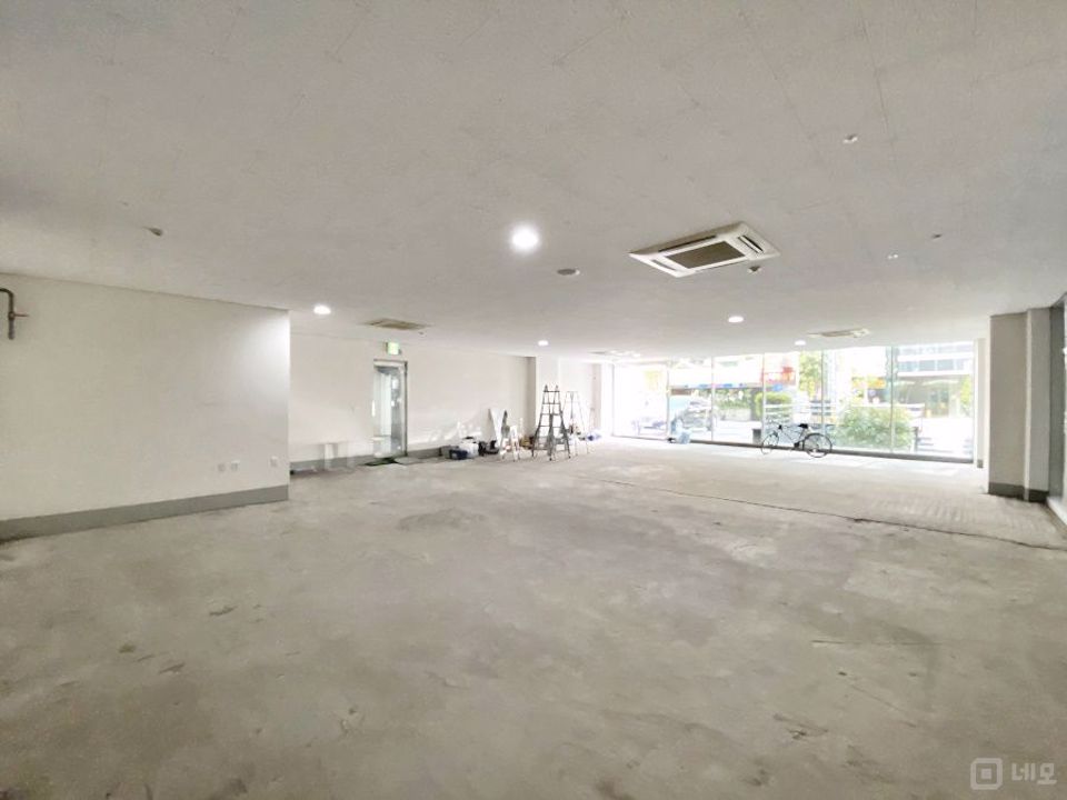 ★남부터미널역 도보 3분거리 초역세권 쾌적하고 깔끔한 사무실 임대★ 매물의 3번째 사진