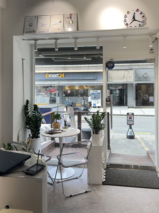 중앙역 역세권, 유동인구 풍부, 인테리어 완비된 고잔동 네일샵 매물의 3번째 사진