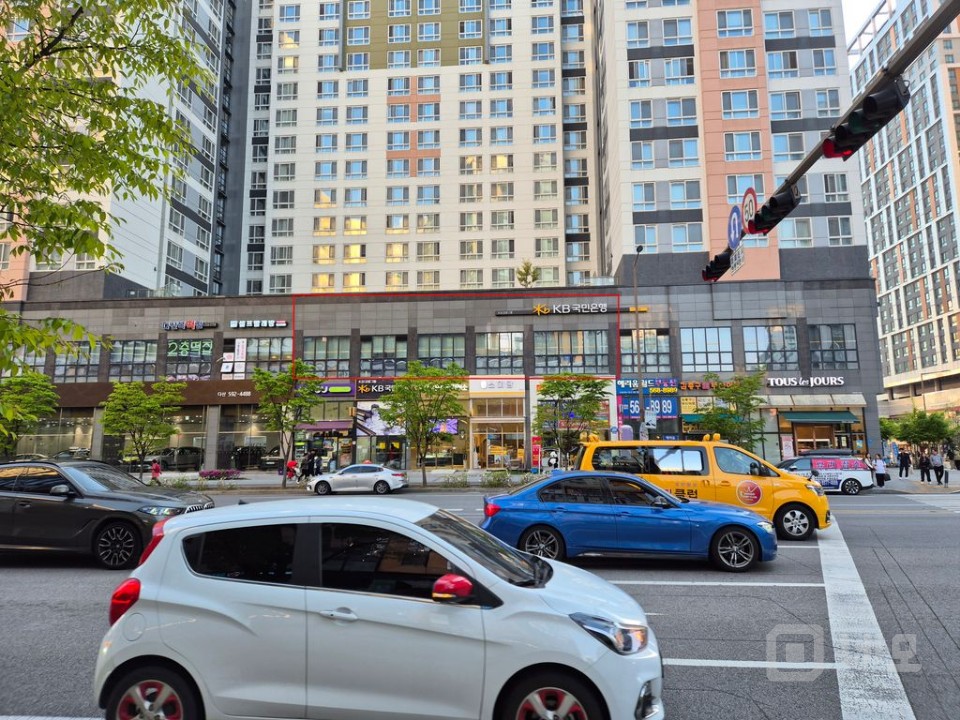 8차선 대로변 2층상가,병의원 추천 매물의 1번째 사진