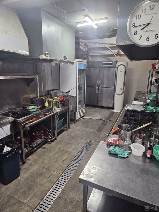 부산대 인근, 주목도 높은 장전동 1,2층 건물 임대 매물의 6번째 사진