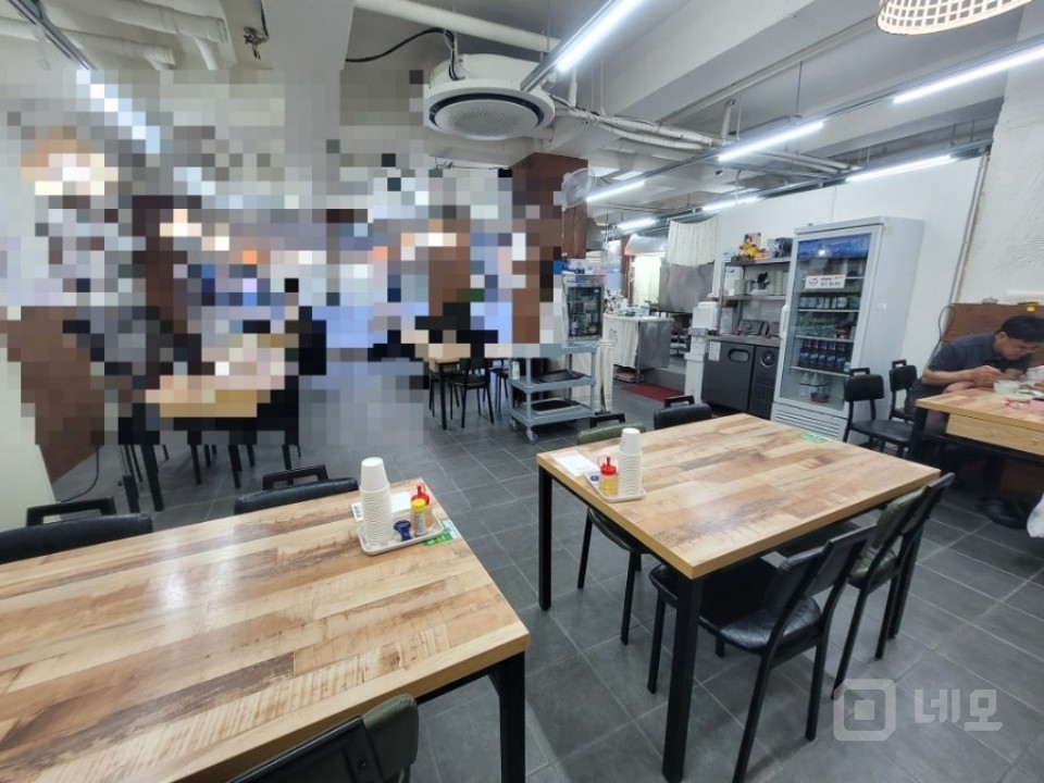 명지국제신도시 먹자골목 깨끗한 식당 급매 매물의 9번째 사진