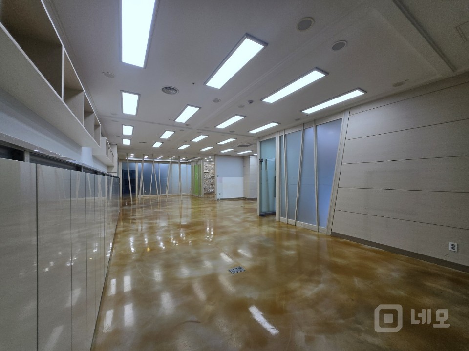 50평대 가산디지털단지역 초역세권 .즉시입주.인테리어 좋음 매물의 1번째 사진