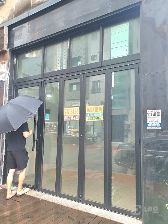 메인상권으로 유동인구 많은 상가로 어린이 물놀이 공원상권 매물의 1번째 사진