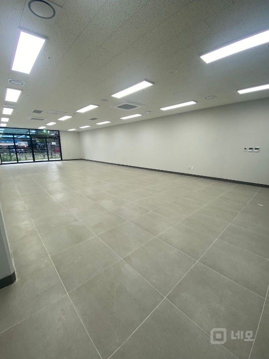 초역세권 아파트 스트리트형 상가 매물의 1번째 사진