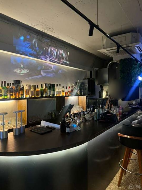 신사동 코너자리에 위치한 요리주점 매물의 1번째 사진