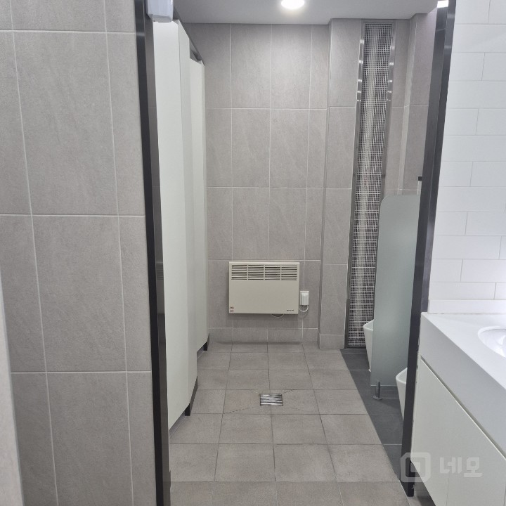 💕삼성동 I 쾌적한 화이트톤 인테리어 I 빠른 계약 예상되는 사무실 매물의 6번째 사진