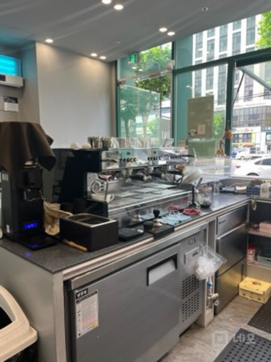 초역세권 대로변으로 가시성좋은 1층 카페 매물의 4번째 사진