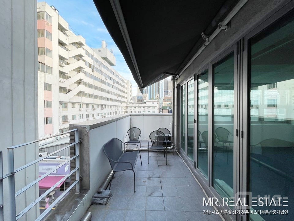 사진有.신사역 8번출구 인근.테라스有.접근성甲 매물의 11번째 사진