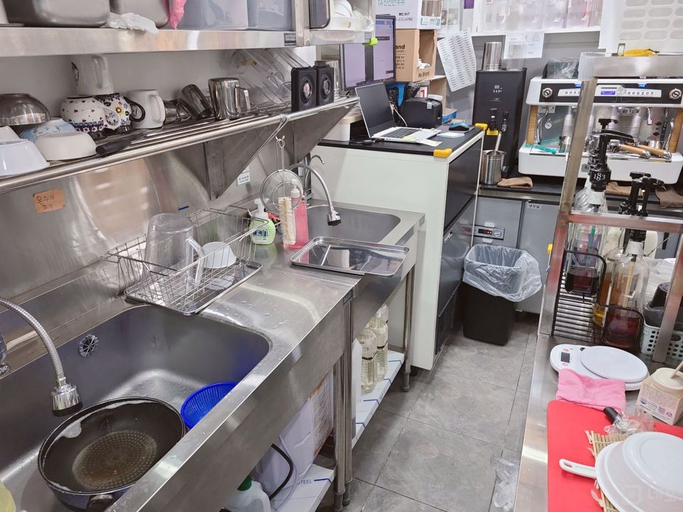 독산동 전수 양도 가능하고 전세도 가능한 카페 매물의 4번째 사진
