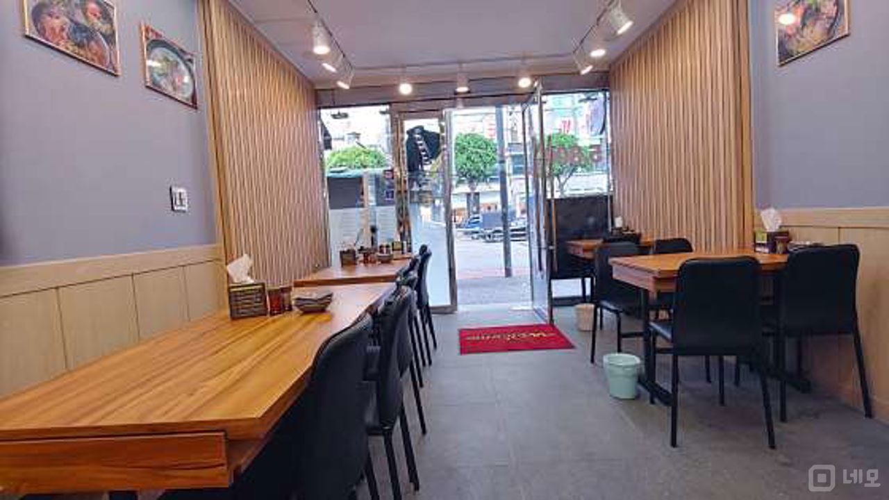 갈현동 번화가에 위치한 음식점 매물의 3번째 사진