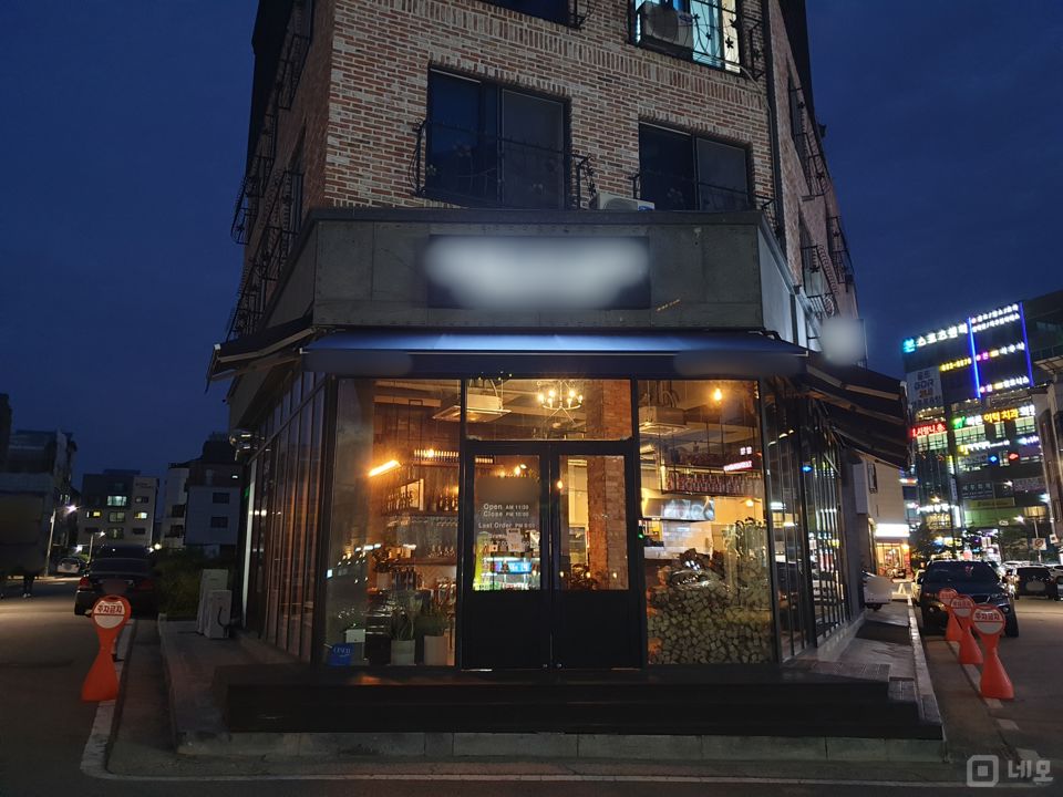 인테리어 완료된 1층 코너에 위치한 비전동 상가 매물의 5번째 사진
