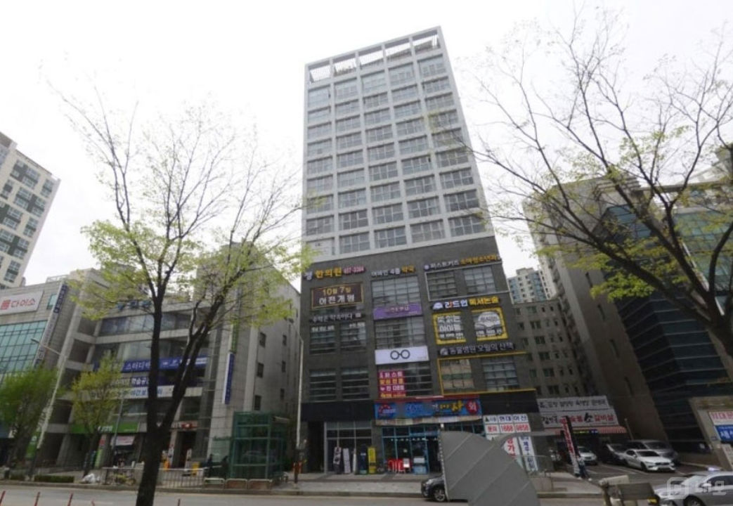 호계동 대로변 위치, 배후수요 풍부, 깔끔한 미용실 임대  매물의 5번째 사진