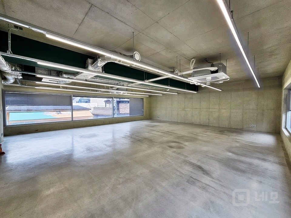 JS 서교동 신축급의 럭셔리 연층 테라스 사무실 매물의 4번째 사진