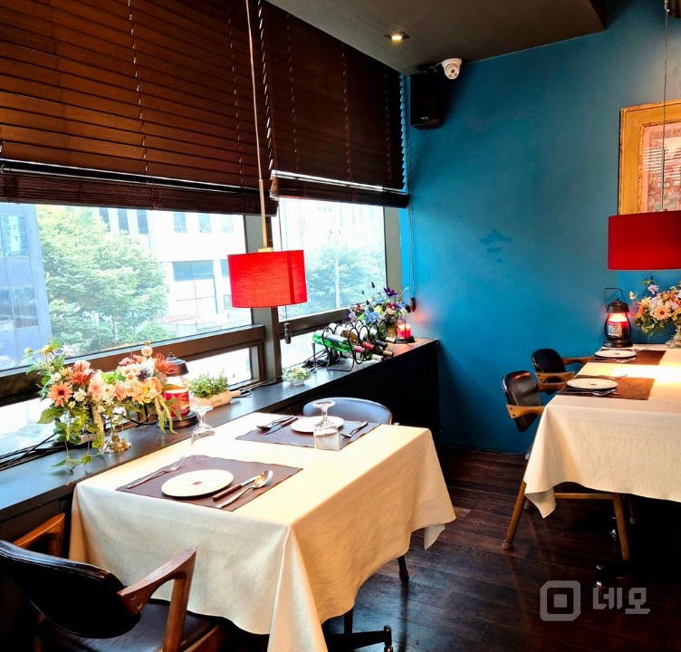 용강동 먹자골목 사거리 메인건물 7층 에3층 매물의 2번째 사진