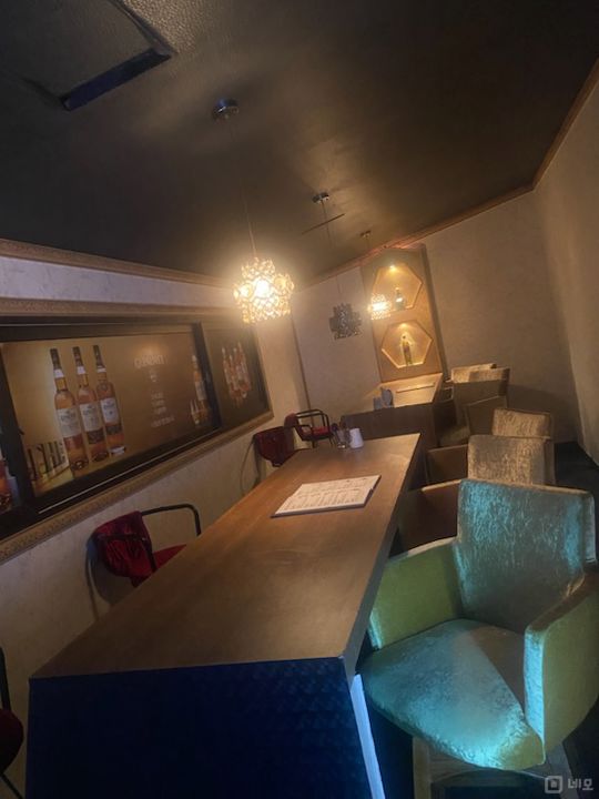 정발산역 인근, 인테리어 완비된 장항동 2층 BAR 매물의 2번째 사진