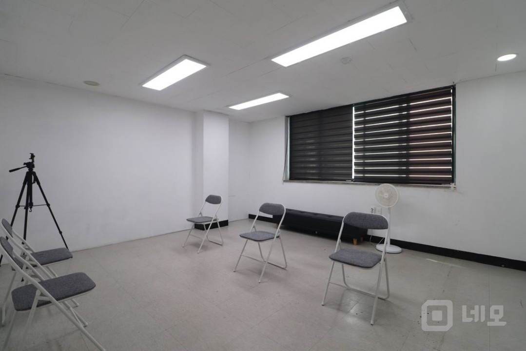 성산동 대로변 극가성비 깔끔한 스튜디오형 사무실 매물의 8번째 사진