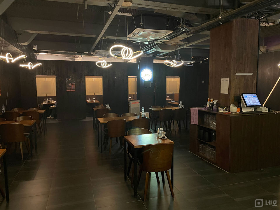 이태원역 초역세권, 깔끔한 인테리어 완비된 이태원동 이자카야 매물의 1번째 사진