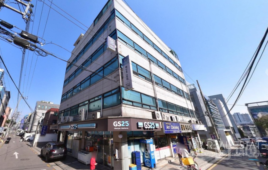 논현역5분 인테리어완료 엘베 ACE 화이트톤 노출천장 빠른입주 매물의 10번째 사진