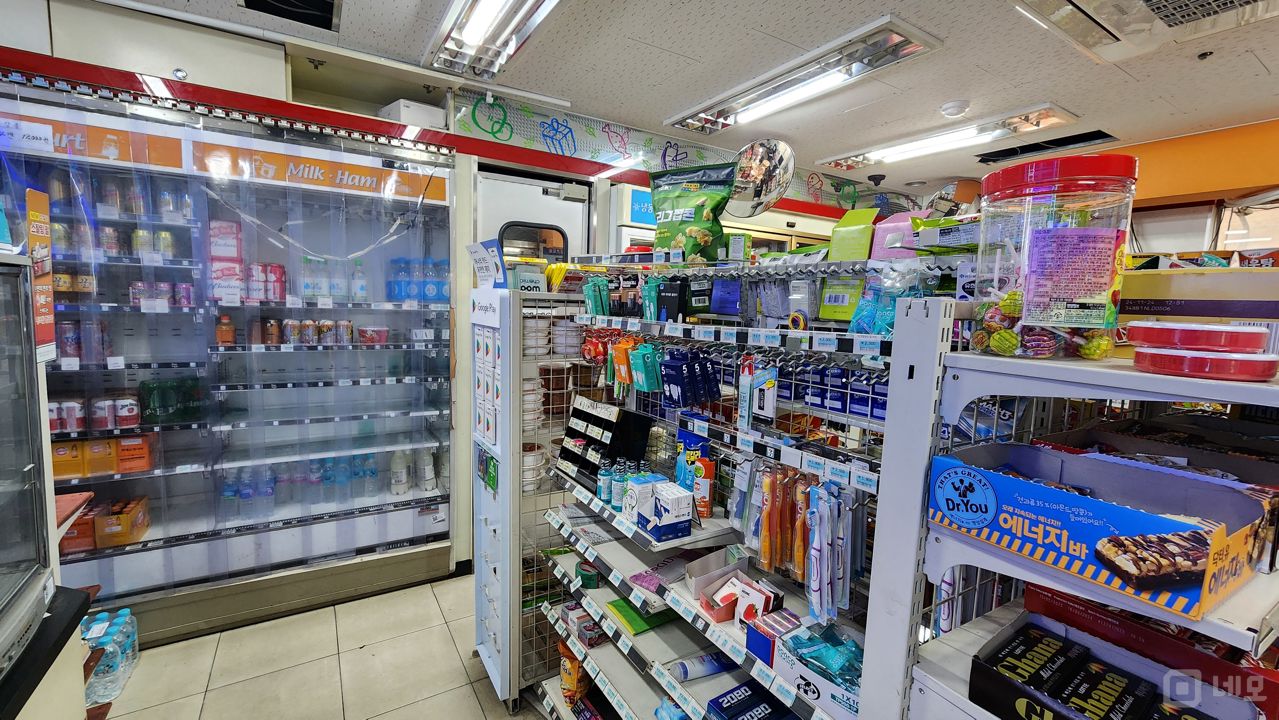 봉천동 서울대입구역 역세권, 단골 많아 매출 안정적인 편의점 매물의 2번째 사진