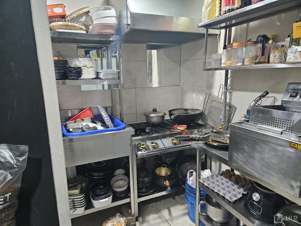 녹두거리 유동인구가 보장되어 있는 신림동 퓨전포차 매물의 9번째 사진