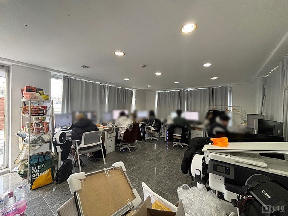 신사역 5분.가로수길사무실.테라스있음.내외관깨끗.가성비소형사무실 매물의 1번째 사진