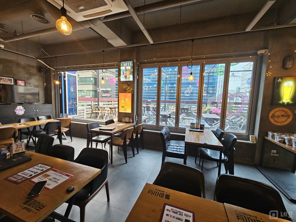 테라스 있는 마곡동 발산역먹자골목에 위치한 호프집 매물의 2번째 사진