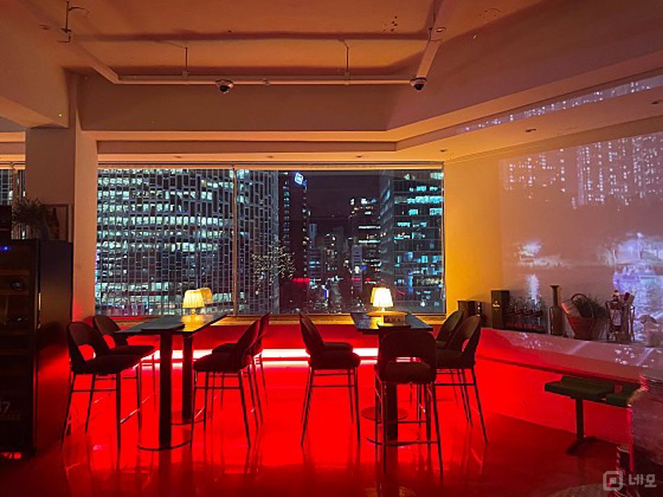 관철동 시설 상태 훌륭한 라운지 펍 매물의 10번째 사진