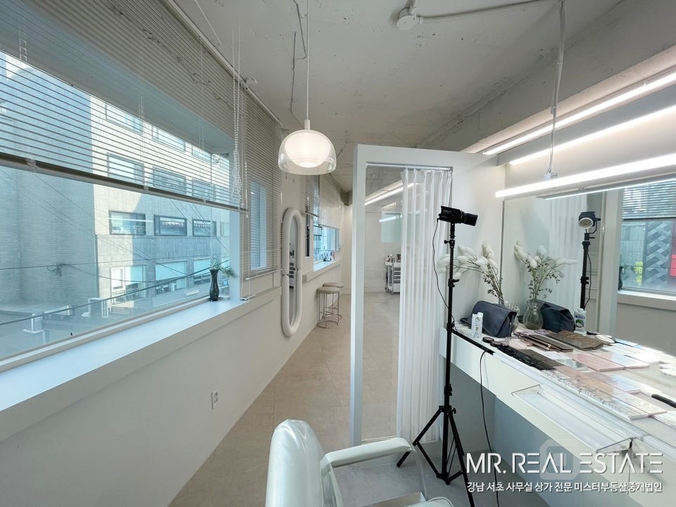 세로수길메인.중심코너.유동인구多.ACE.현뷰티샵 매물의 10번째 사진