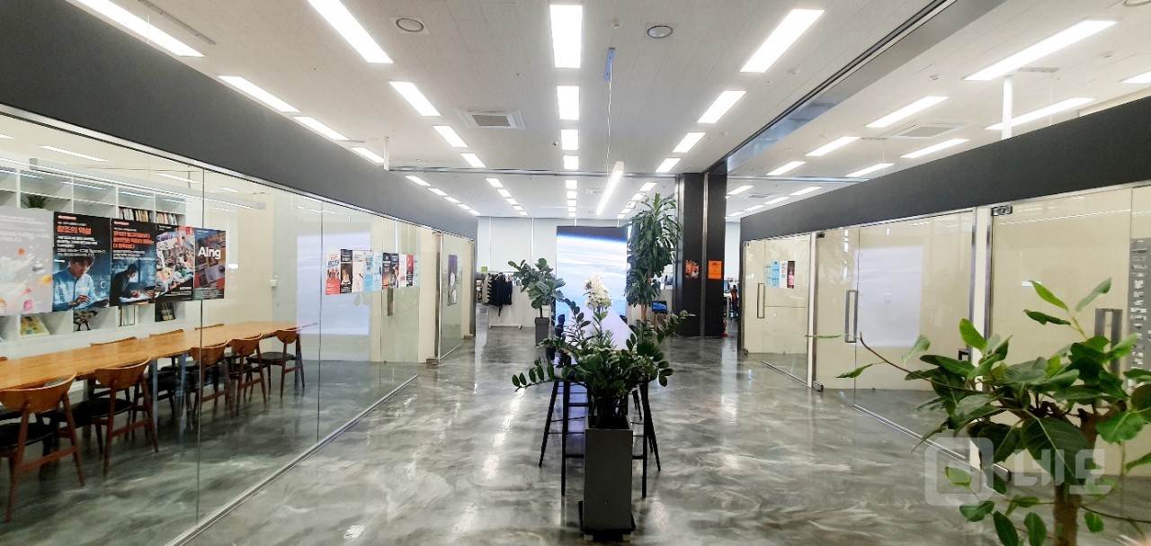 🦋실 179평. 한개층 단독사용. 인테리어 최상급🦋 매물의 17번째 사진