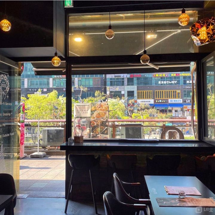 중심 상권, 시설 집기 완비된 청라동 와인 포차 매물의 3번째 사진
