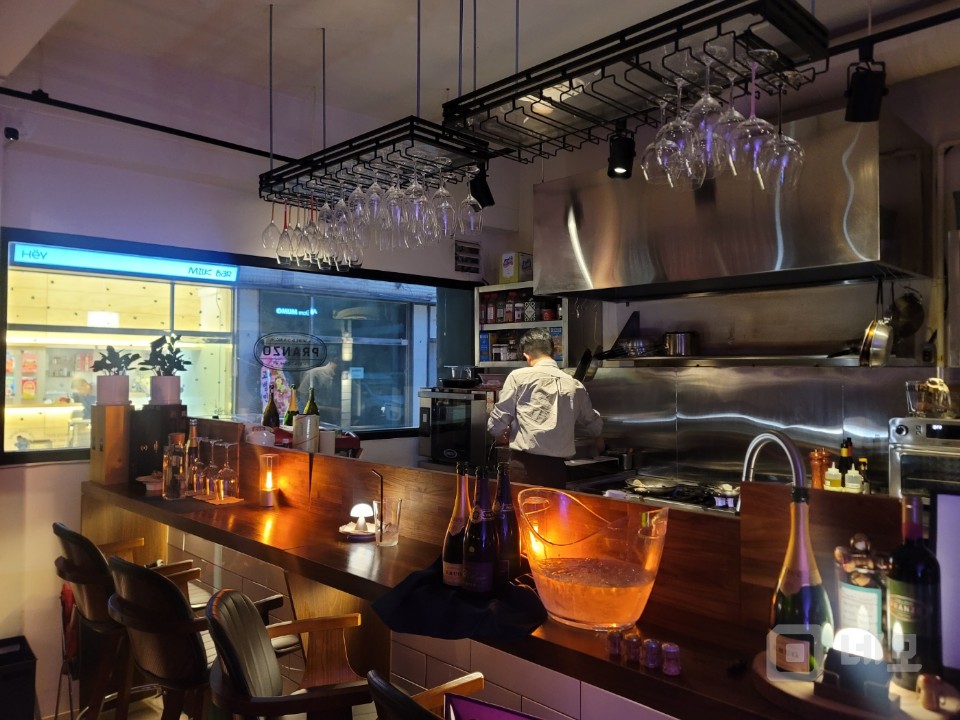 ※ 1인운영 와인바 급처 ※ 매물의 2번째 사진