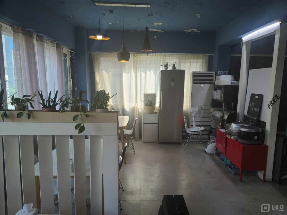 대림동 도로변 위치, 배후수요 풍부한 2층 음식점 매물의 2번째 사진