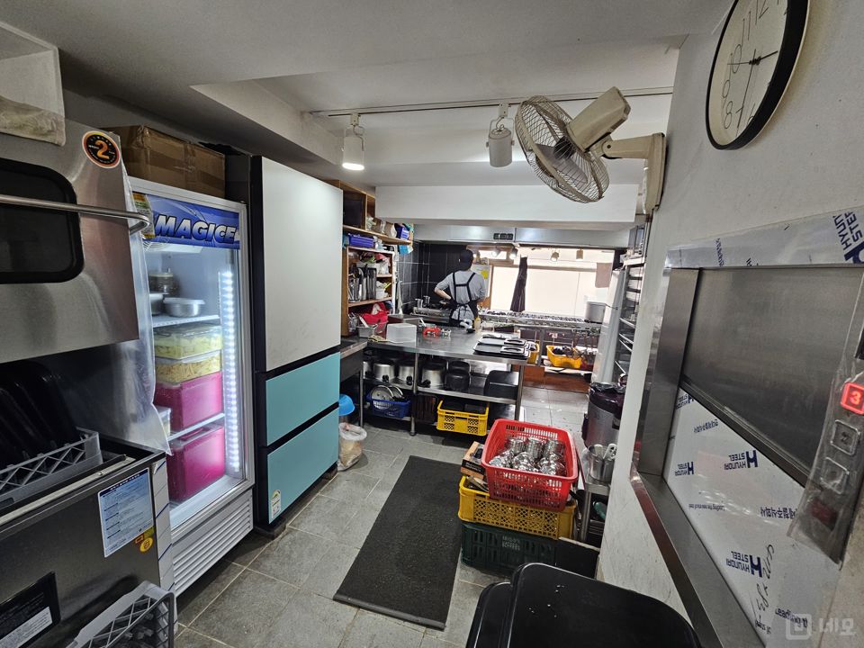 유동인구 많은 명동 메인상권 음식점 매물의 8번째 사진