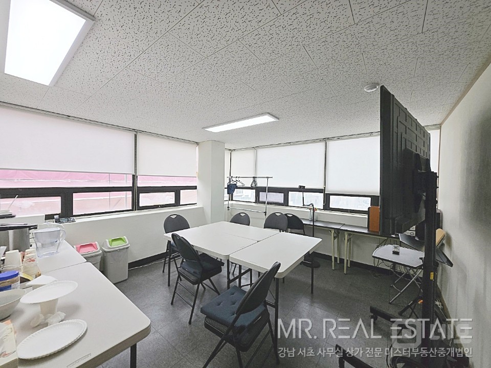 가성비甲.서초조용한사무실.엘베有.실20p.ACE 매물의 2번째 사진
