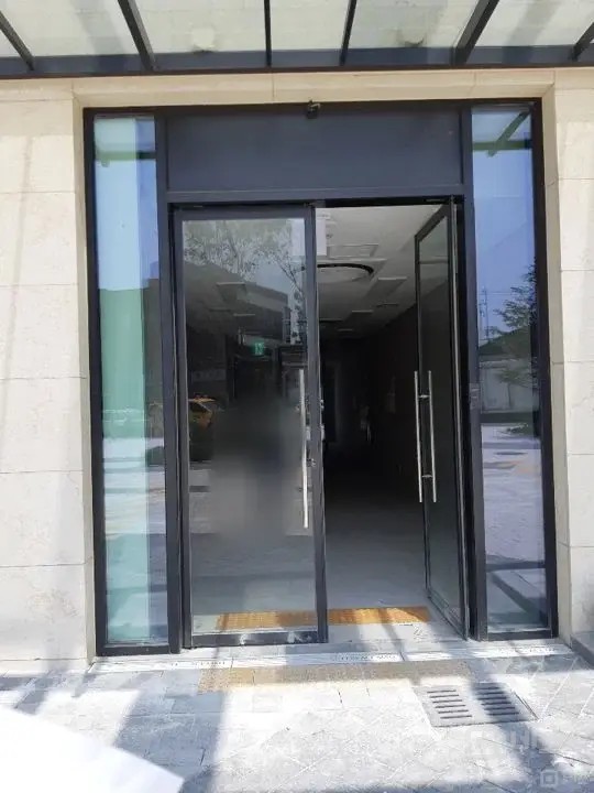 소유자가 직접 내놓는 2000세대 배후 아파트 1층 역세권 상가 물건 매물의 2번째 사진