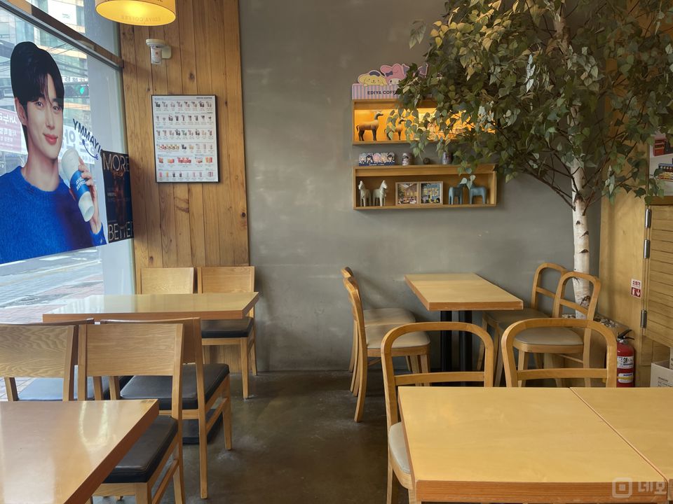 수유동 대로변 사거리, 유동인구 최상 카페 매물의 2번째 사진