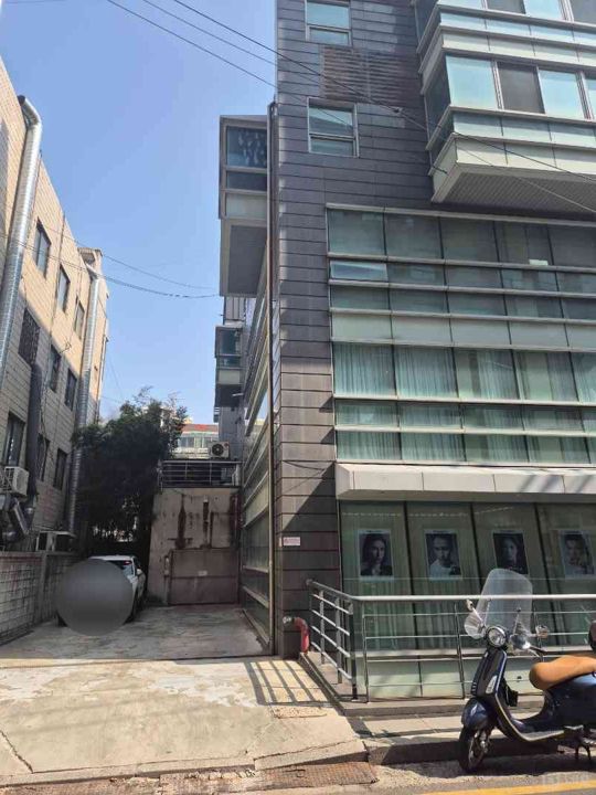 자연채광썬큰구조.신당역인근.대형사무실 매물의 14번째 사진