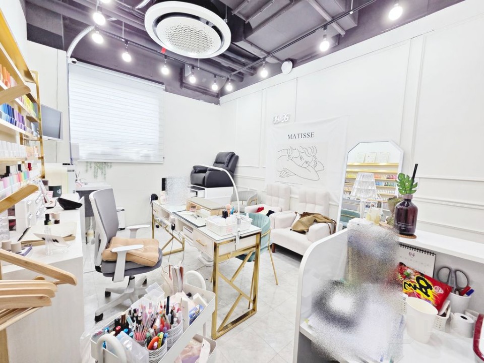 미라클 무권리 월세인 전용5 뷰티샵 인테리어 시스템에어컨 완비 매물의 2번째 사진