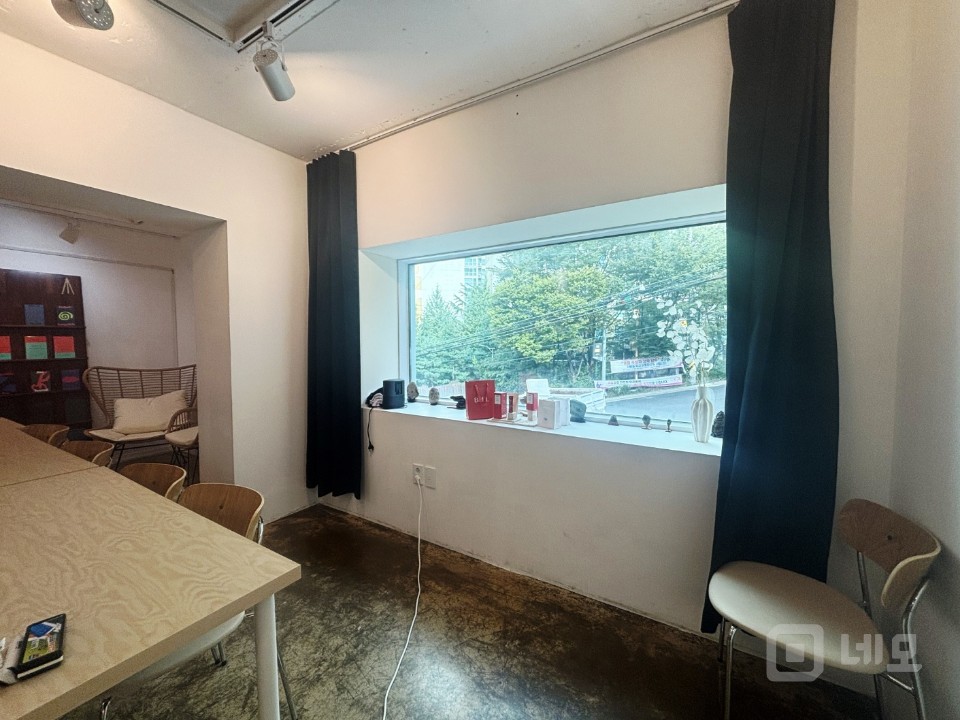 인테리어 굿~! 홍대 와우공원 인근 상가 사무실 매물의 5번째 사진